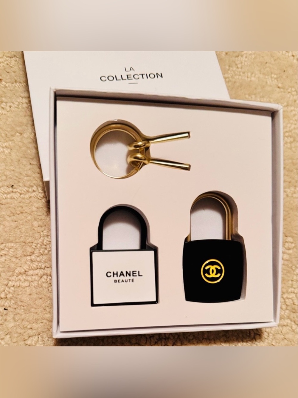 CHANEL & VALENTINO Lock & Lipstick 2 Piece Bundle - Picture 6 of 10